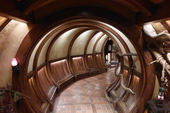 Hobbiton Afternoon Tour in Luxury Minibus from Auckland - Small-group attention and guide quality