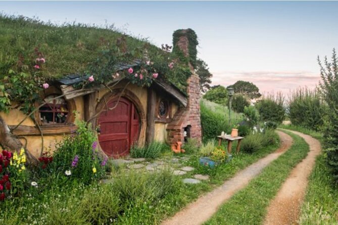 Hobbiton and Waitomo Caves Arrive in Comfort and Style - Is the price good value?