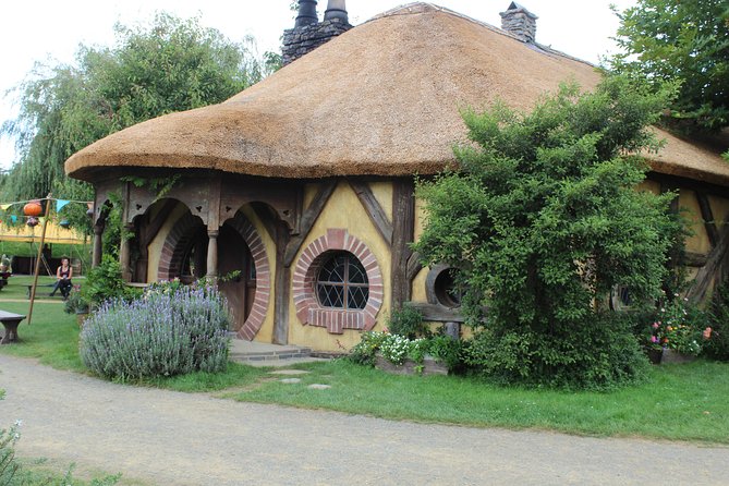 Hobbiton and Waitomo Caves from Auckland - Smaller Group - Why these two New Zealand attractions work in one day