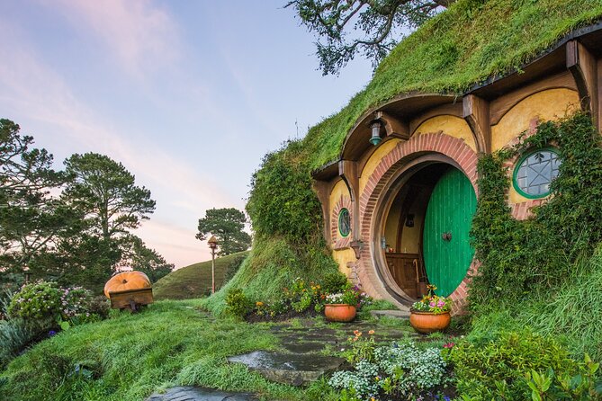 Hobbiton Movie Set Banquet Experience Private Tour From Auckland - A coffee stop at Robert Harris