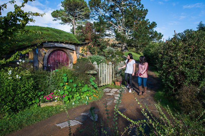 Hobbiton Movie Set day tour From Auckland - The long road from Auckland to Hobbiton