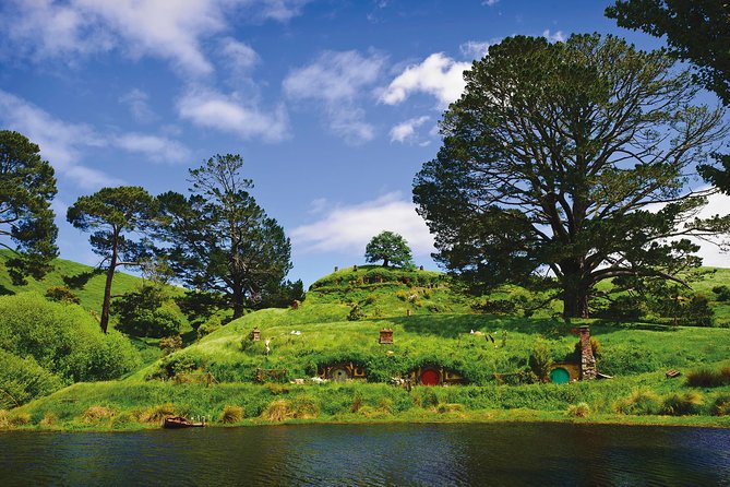 Hobbiton Movie Set day tour From Auckland - Timing, crowds, and photo opportunities