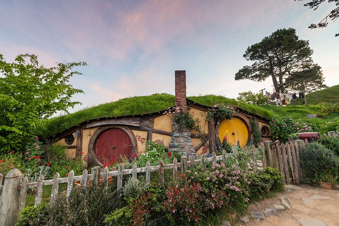 Hobbiton Movie Set Experience: Private Tour From Auckland - A drink at the Green Dragon Inn