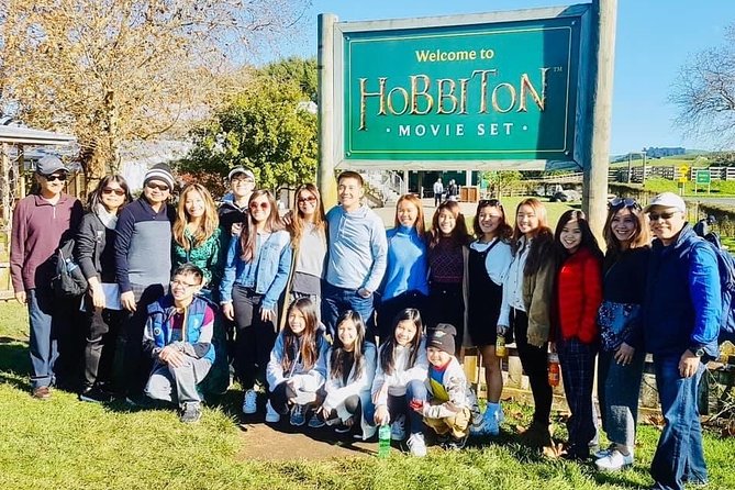 Hobbiton Movie Set Small Group Fully Guided Day Tour from Auckland - What the small group adds