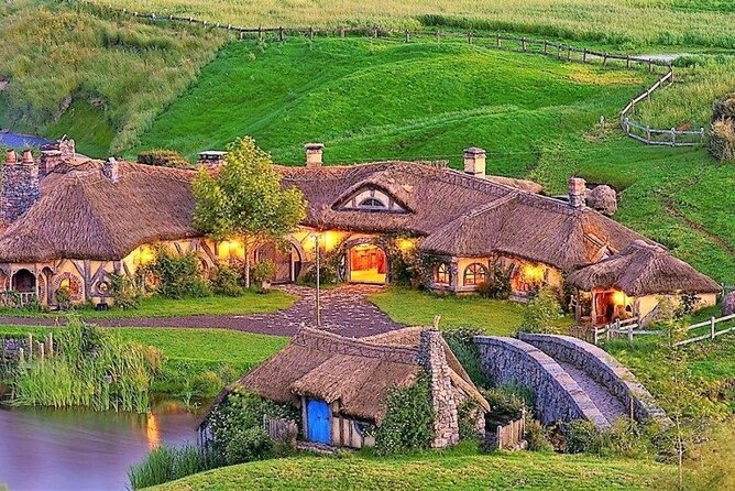 Hobbiton Movie Set Tour to Blue Springs and Mineral Spa - Hobbiton: two and a half hours among the Shire’s homes