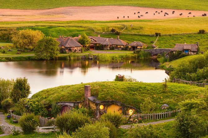 Hobbiton Movie Set Tour with lunch from Auckland - The 7:15 am departure from central Auckland