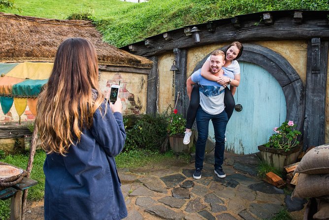 Hobbiton Movie set & Waitomo Caves Small Group Tour From Auckland - Why this makes sense as an Auckland day trip