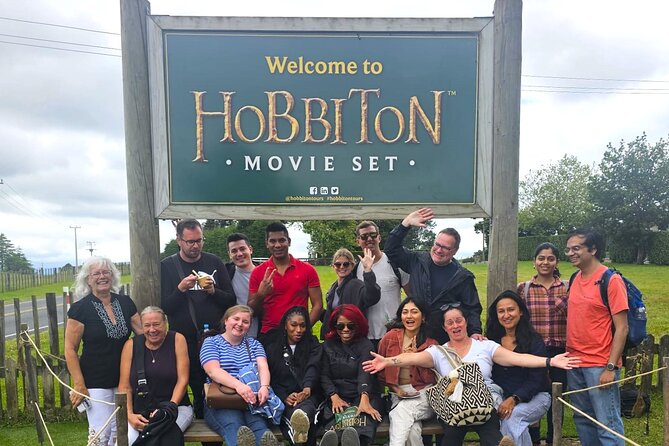 Hobbiton & Rotorua including Wai-O-Tapu - Small Group Tour from Auckland - The return trip to Auckland