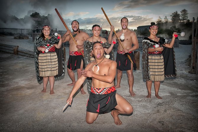 Hobbiton & Rotorua Living Māori Village Private Tour Ex-Auckland - Setting out from Auckland at 6:30 am