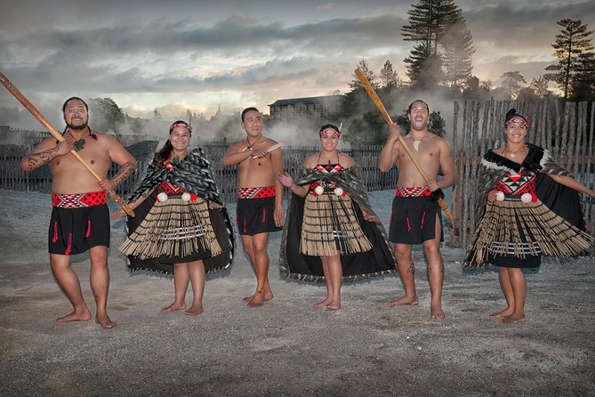 Hobbiton & Rotorua Living Māori Village Private Tour Ex-Auckland - FAQ