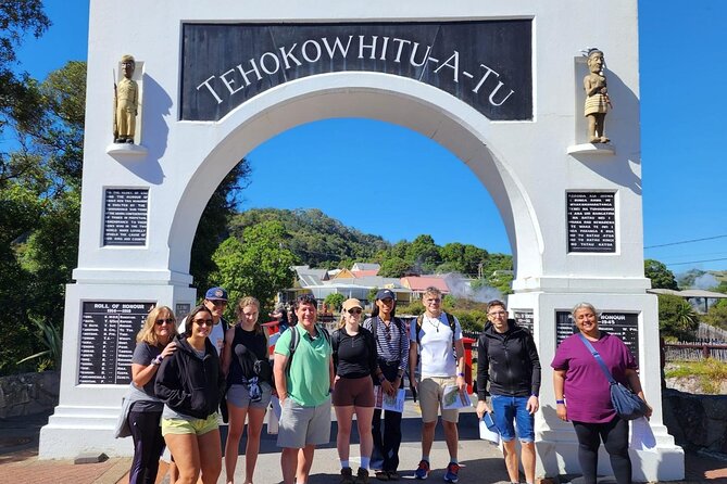 Hobbiton & Rotorua Māori Village with Lunch from Auckland - What three hours at Hobbiton really means