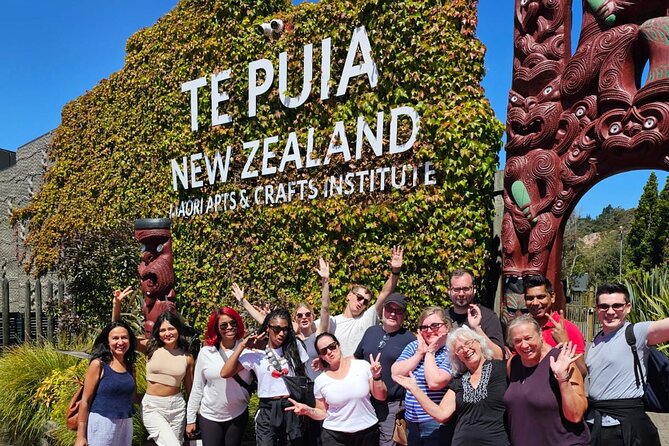Hobbiton & Rotorua Small Group Day Tour inc Te Puia from Auckland - Tirau and the road to Rotorua