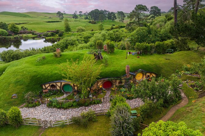 Hobbiton & Waitomo Caves Guided Day Trip from Auckland incl lunch - Why this Auckland day trip works so well