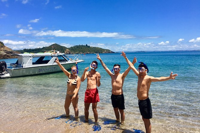 Hole in the Rock Cruise & Island Tour - with two island stopovers - The crew, commentary, and boat handling