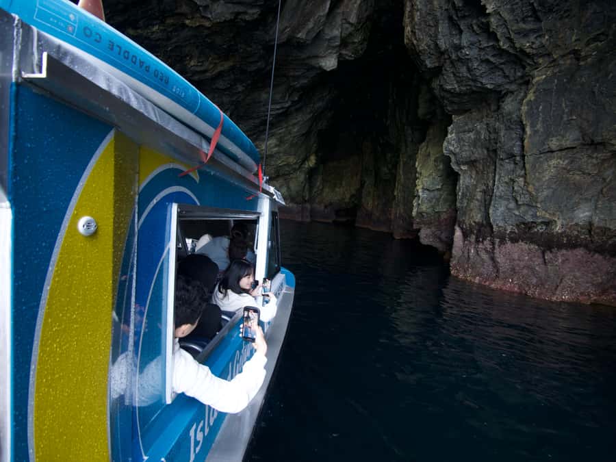 Hole in the Rock Tour & Bay of Islands Cruise - The 144 subtropical islands