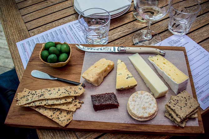 Hop on Hop off Wine Tours Queenstown - Tastings, food, and what the price really covers