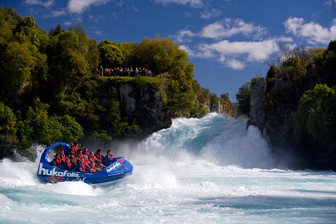 Hukafalls Jet Boat Ride in Taupo - Racing along the Waikato River