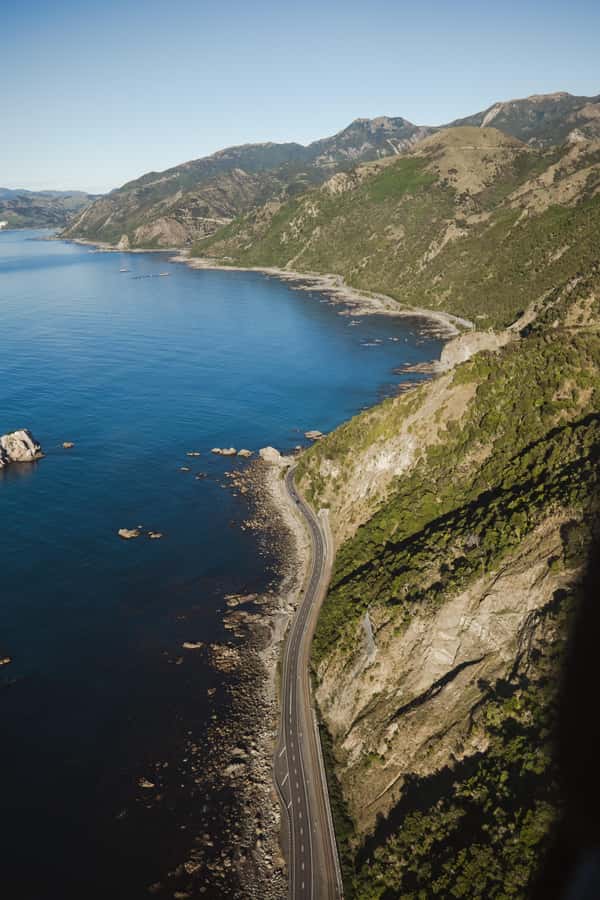 Kaikoura: 1-Hour Whale Watching Helicopter Tour - The 1,600-Meter Landing Near Mt Fyffe