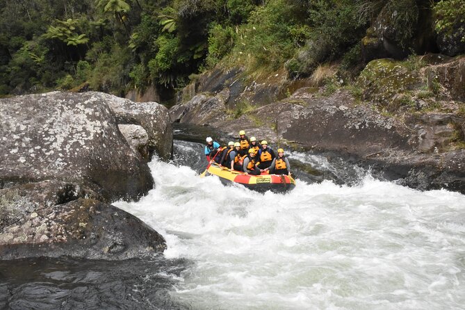 Kaituna Cascades - Grade 5 Wairoa River near Tauranga - The 3-metre waterfall delivers the biggest drop