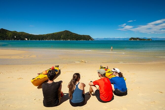 Kayak & Walk - Kayaking along the coast to Marahau