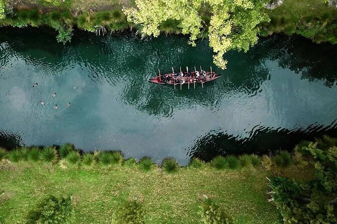 Ko Tane Waka Paddling Experience on the Avon River - Stories, waiata, and the human side of the tour