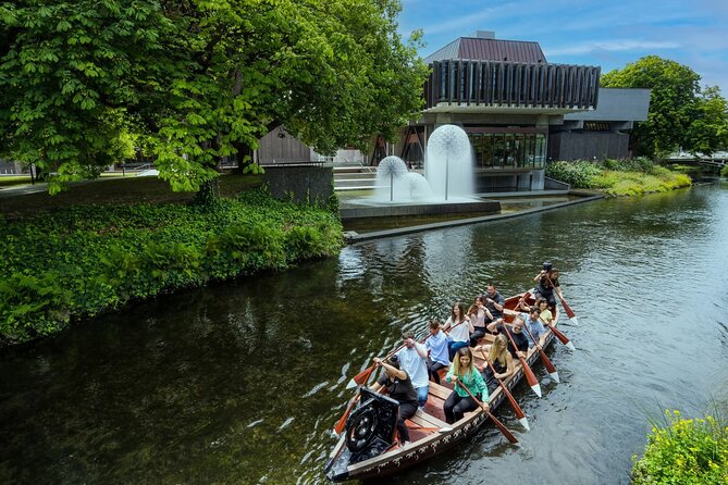 Ko Tane Waka Paddling Experience on the Avon River - What the full hour feels like