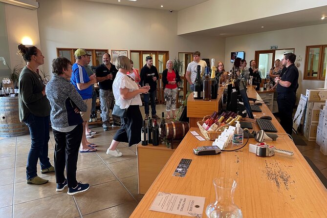 Kumeu Wine Tour - Who should book this outing?