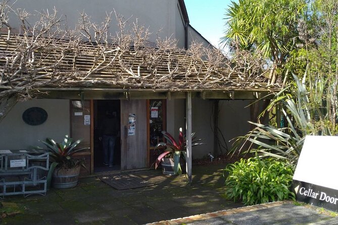 Kumeu Winery Boutique Tour with Gourmet Lunch from Auckland - How the price compares with the actual value