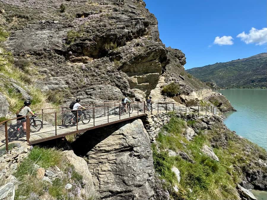 Lake Dunstan Trail eBike Adventure (inc Shuttle) - Your morning at Kiwi Journeys and Clyde