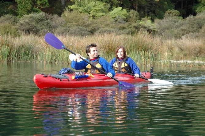 Lake Rotoiti Evening Kayak Tour including Hot Springs, Glowworm Caves and BBQ Dinner - Soaking in Lake Rotoiti’s hot pools