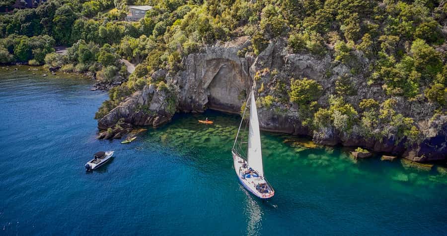 Lake Taupo: Classical Sailing to the Māori Rock Carvings - Key points at a glance