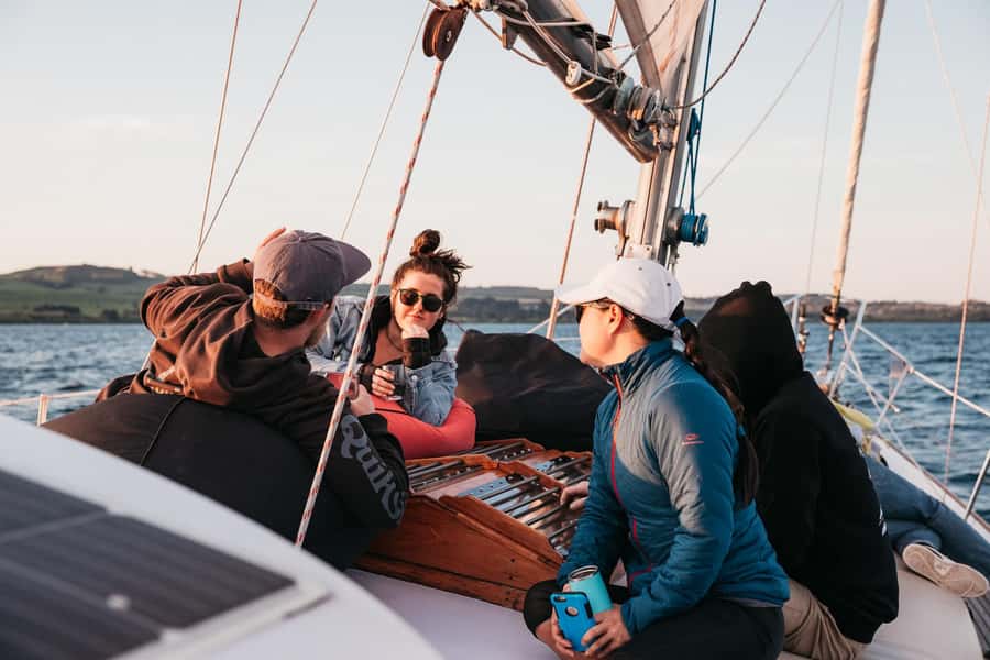 Lake Taupo: Classical Sailing to the Māori Rock Carvings - Drinks, blankets, and the ride home