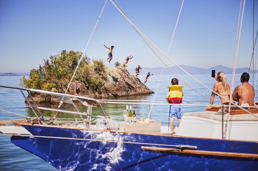 Lake Taupo: Classical Sailing to the Māori Rock Carvings - Who should book this Lake Taupō cruise?