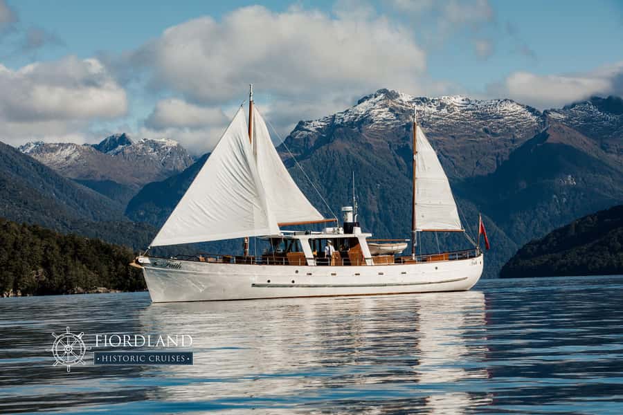 Lake Te Anau: 3-Hour Boat Cruise with Guided Walk - Key details before you book