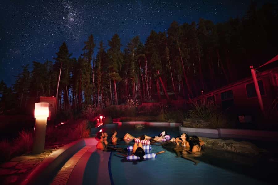 Lake Tekapo: 1.5-Hour Hot Pools & Stargazing Experience - Should you book the Lake Tekapo hot pools and stargazing tour?
