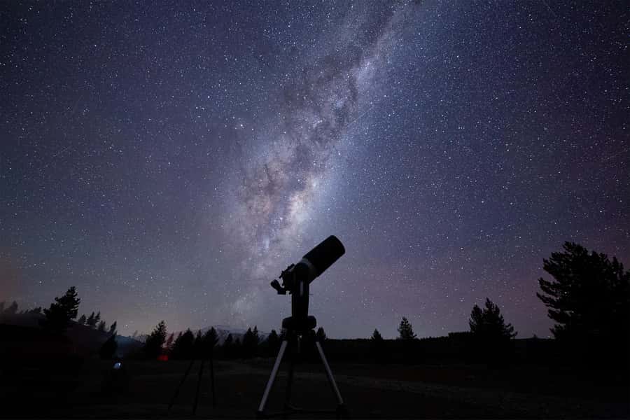 Lake Tekapo: Stargazing Experience - Blankets, hot chocolate, and a small fire