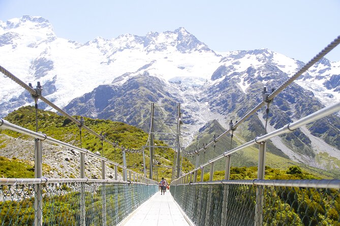 Lake Tekapo Stargazing & Mount Cook 2-Day Tour from Christchurch - Burkes Pass, alpacas, and the Fairlie Bakehouse