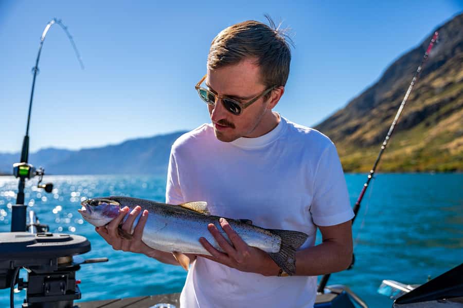 Lake Wakatipu: 3 Hour Fishing Adventure by Boat - Premium rods and useful help for beginners