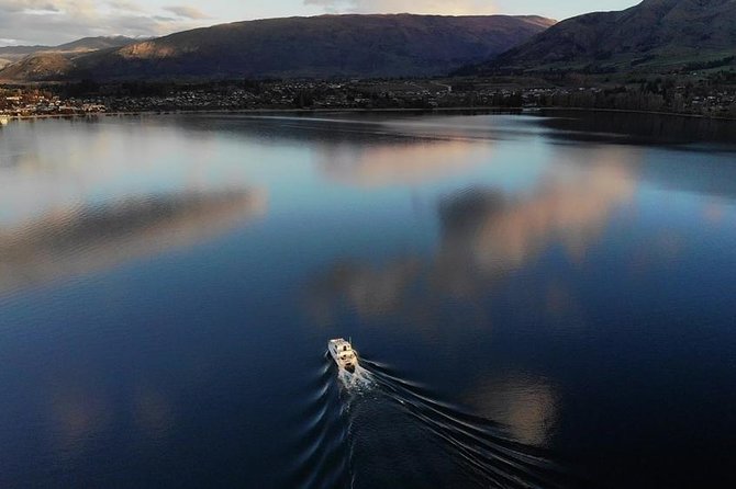 Lake Wanaka 1-Hour Cruise Including Wine and Cheese - How much commentary should you expect?