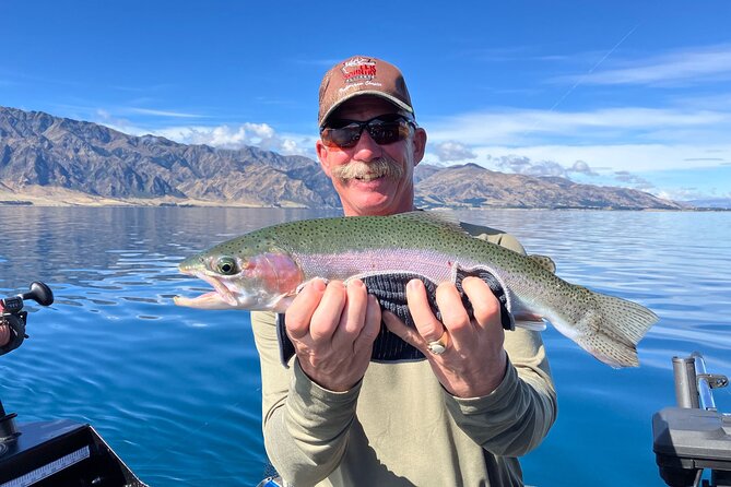 Lake Wānaka: 3 hour Fishing Adventure by Boat - A quiet start at the blue Catch a Fish boat