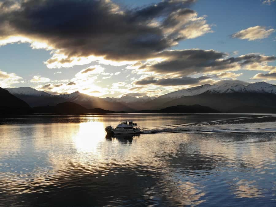 Lake Wanaka Happy Hour Cruise - Is $38 good value?