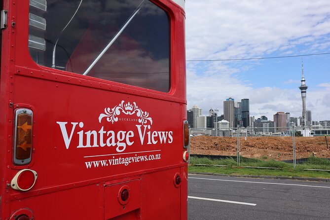 London Routemaster Double Decker Auckland Discovery - Live commentary is a real advantage