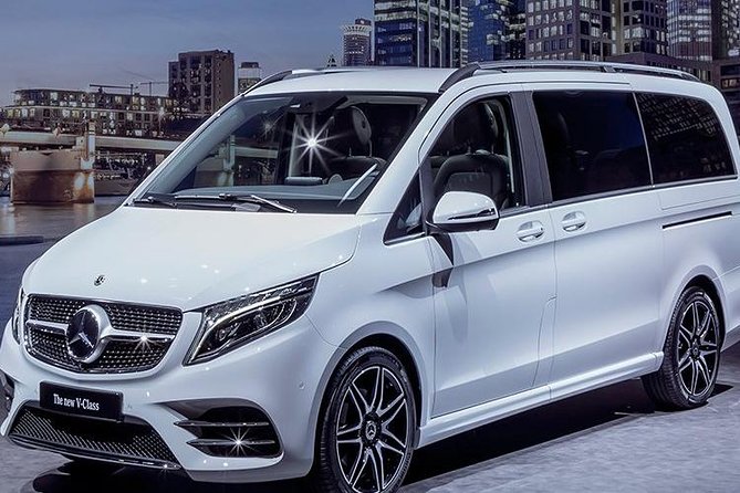 Luxury Airport transfers in Auckland - What happens at Auckland Airport