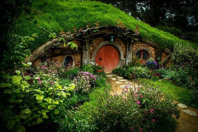 Luxury Small group tour from Auckland to Hobbiton Movie Set - Weather, timing, and cancellation details