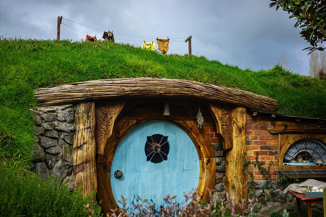Luxury Small group tour from Auckland to Hobbiton Movie Set - The final call: book it for comfort, not for a bargain