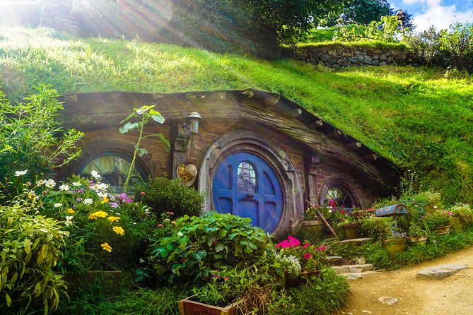 Luxury Small group tour from Auckland to Hobbiton Movie Set - FAQ