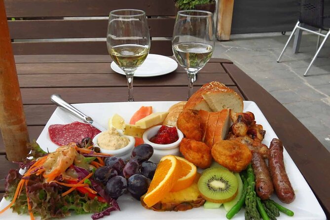 Lyttelton Shore Excursion - City Highlights & Waipara Wine Tour - The drive north to Waipara
