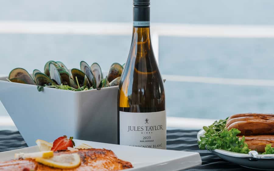 Marlborough: Full-Day Wine and Seafood Tour with Cruise - Second winery: more time for conversation