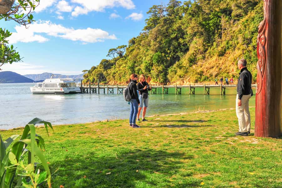 Marlborough Sounds and Ship Cove Cruise from Picton - The guides make a real difference