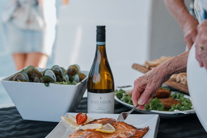 Marlborough Sounds Greenshell Mussel Tasting Cruise - Timing, weather, and the return to Picton